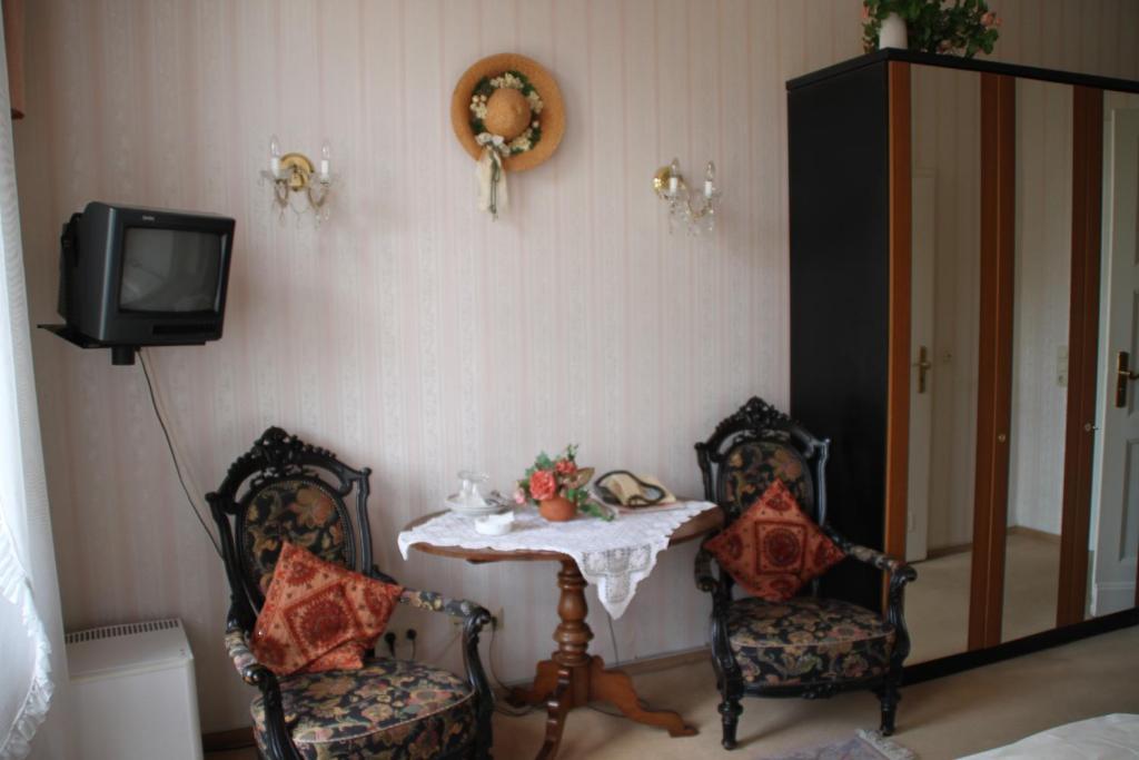 Hotel Villa Konigin Luise Bad Pyrmont Oda fotoğraf