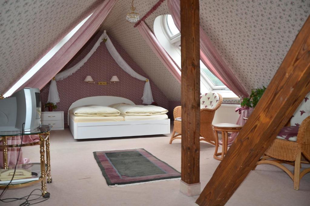 Hotel Villa Konigin Luise Bad Pyrmont Oda fotoğraf